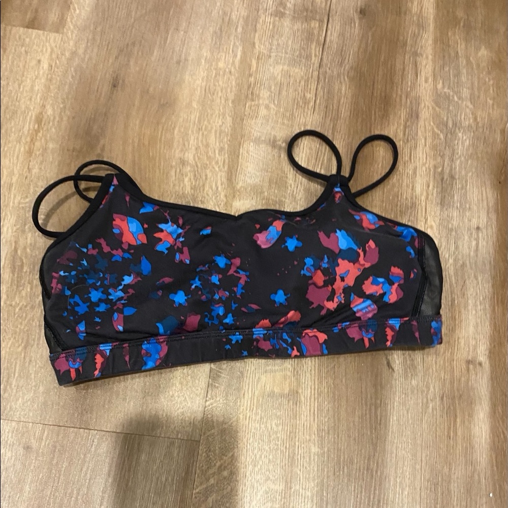 Lululemon sports bra size 8